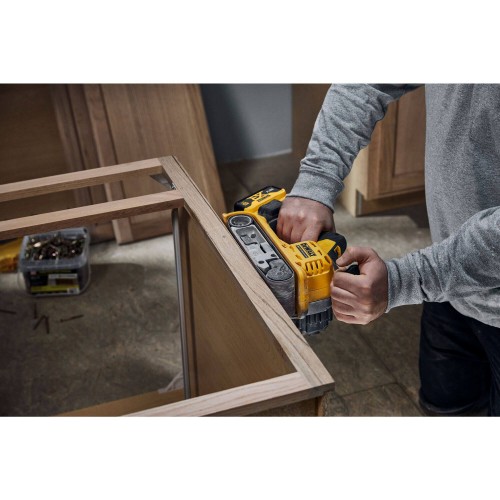 Шліфмашина стрічкова акумуляторна безщіткова DeWALT DCW220P2 (DCW220P2) - фото 13